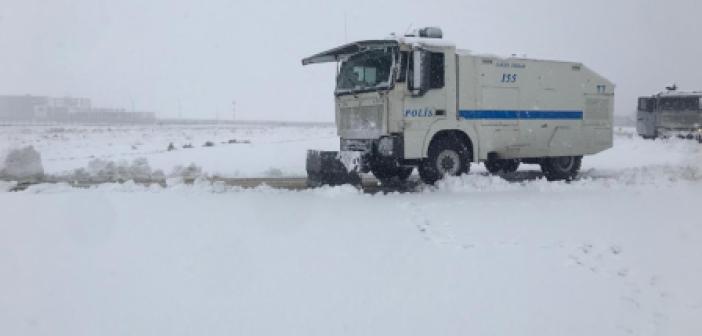 Kar temizleme çalışmalarına TOMA'lar da katıldı