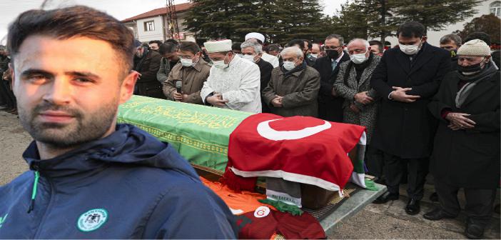 Konyasporlu Ahmet Çalık için cenaze töreni düzenlendi! Babasının sözleri ve gözyaşları yürekleri burktu! İşte kazadan ve cenazeden fotoğraflar...