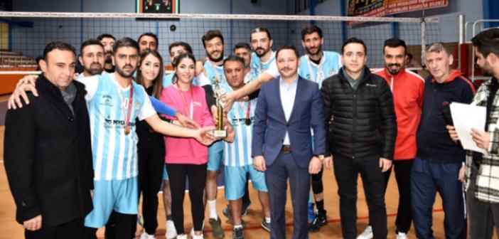 Voleybol Turnuvasının şampiyonu, Halk Eğitimi Merkezi