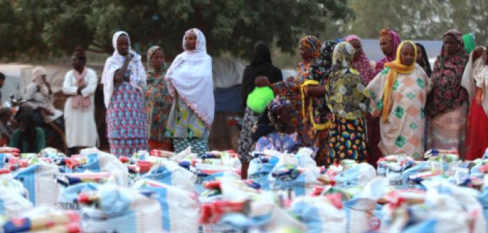 Bir günde bin 200 Afrikalı aileyi sevindirdiler