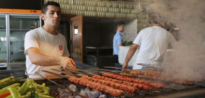 Kebap Ustası nedir, ne iş yapar? Kebap Ustası olma şartları, 2022 maaşları ne kadar, nasıl olunur?