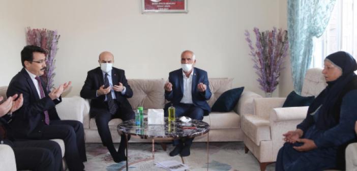 VİDEO- Vali Demirtaş’tan Gara Şehidi Vedat Kaya’nın Ailesine Ziyaret
