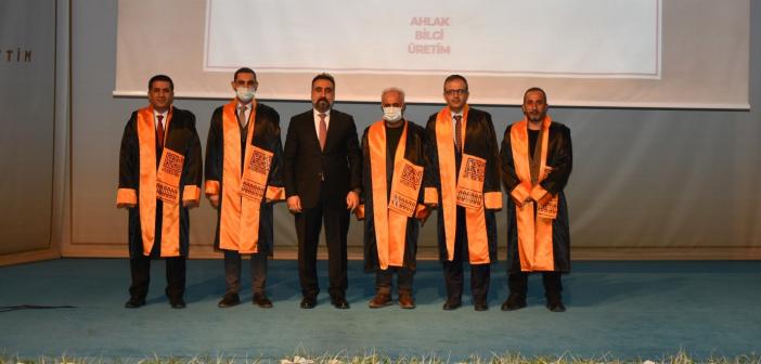 MAÜ’nün Tıp Fakültesi Kadrosu Cübbelerini Giydi