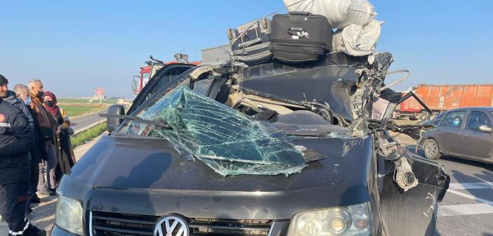 VİDEO- Mardin'de Feci Kaza: 1 Ölü 8 Yaralı