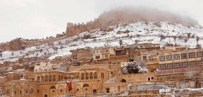 Mardin'de Kar Sürprizi! Mart bir kez daha kapıdan baktırdı