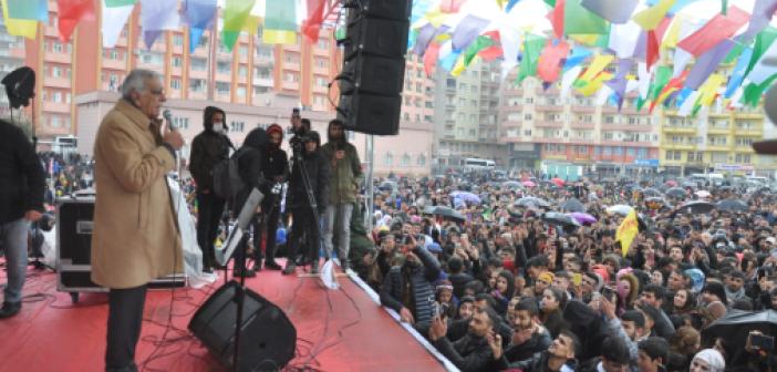 Kızıltepe’de Newroz Kutlamaları Yağmur Altında Yapıldı