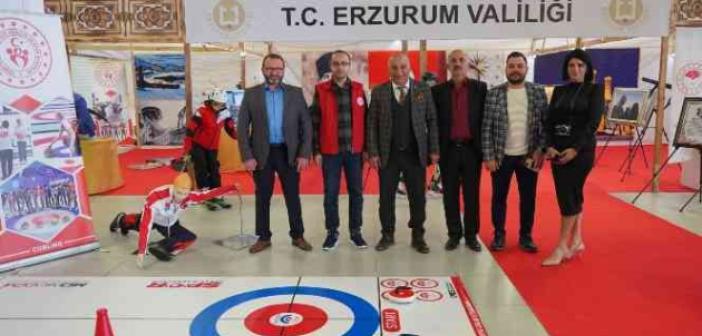 Kış ve buz sporları standına yoğun ilgi