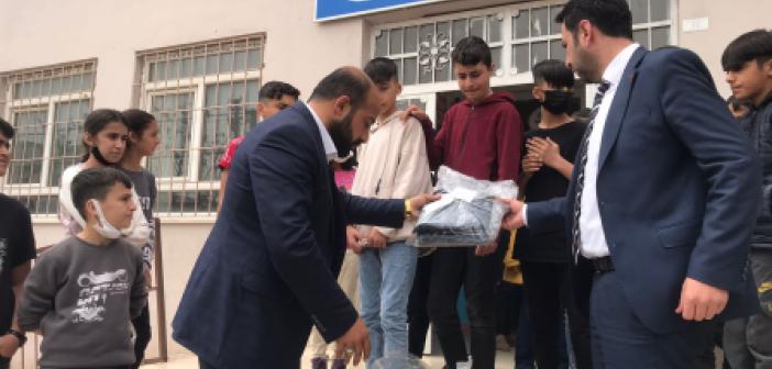 MHP’den ihtiyaç sahiplerine yardım