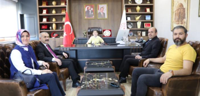 Demir'den Müdürlere Kitap Okuma Tavsiyesi
