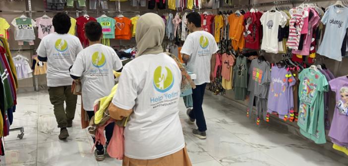 Help Yetim Mardin'de ihtiyaç sahibi ailelere bayramlık dağıttı