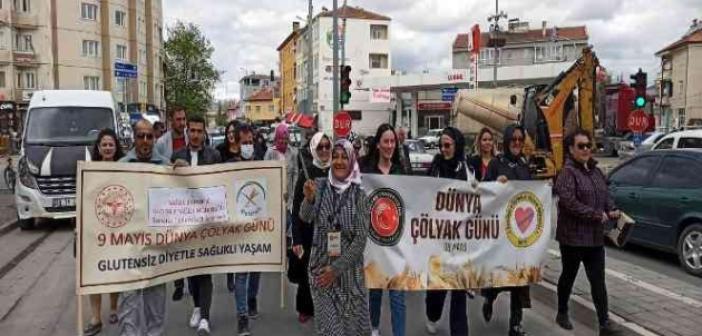 Tomarza’da Çölyak için farkındalık yürüyüşü düzenlendi