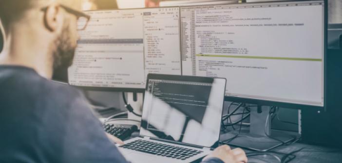 Web Yazılım Uzmanı nedir, ne iş yapar? Yazılımcı nasıl olunur? 2022 Yazılımcı maaşları ne kadar?