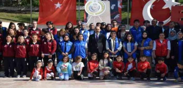 Bilecik’te Gençlik Haftası Atatürk Anıtı’na konulan çelenkle başladı