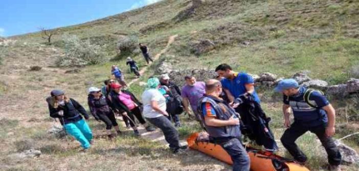 Kapadokya’yı gezerken sakatlanan turisti AFAD ekipleri kurtardı