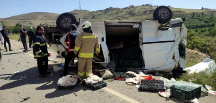 Nusaybin-Midyat Karayolunda kaza yapan minibüs hurdaya döndü