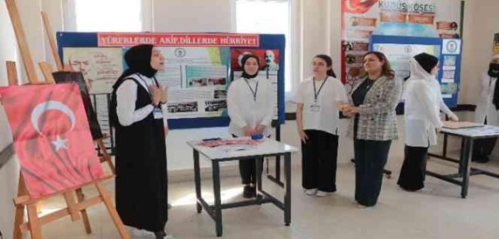 Kız İmam Hatip Lisesi öğrencileri projelerini sergiledi