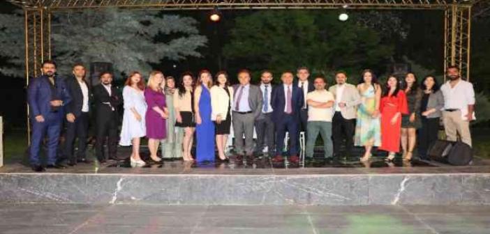 Diyarbakır Radikal Okullarında coşkulu mezuniyet kutlaması