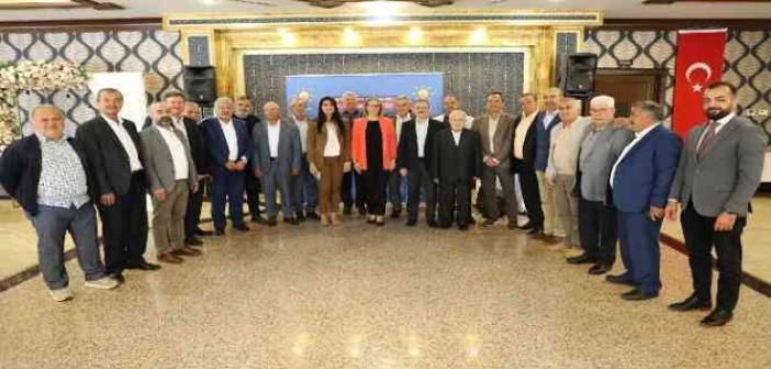 AK Parti İzmir’de dünden bugüne vefa toplantıları sürüyor
