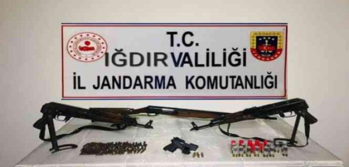 Iğdır’da silah ticareti ve sigara kaçakçılığı operasyonu