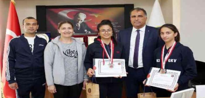 Atletizmde Türkiye birinci ve ikincisi Gaziantep’ten