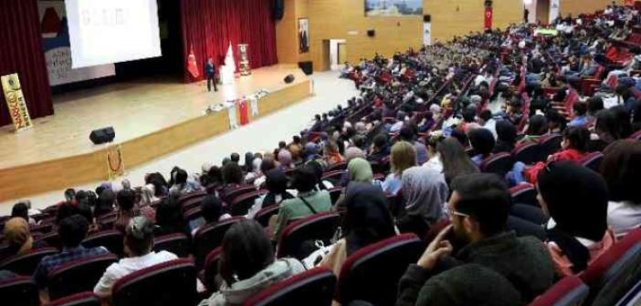 AİÇÜ’de uyuşturucu ile mücadele ve farkındalık konferansı gerçekleştirildi