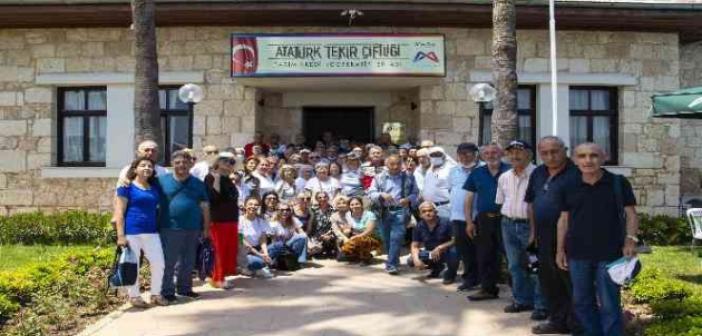 Emekliler Gazi Çiftliğinde bir araya geldi