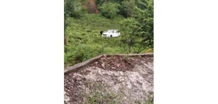 Artvin’de otomobil uçurumdan çay tarlasına düştü: 1 ölü, 2 yaralı