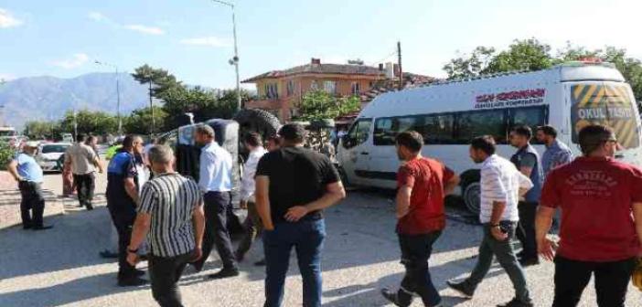 Erzincan’da iki minibüs çarpıştı: 7 yaralı