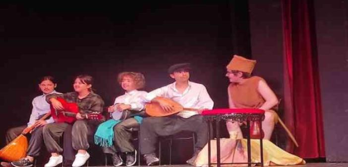 Eskişehir’de ‘Güldür Güldür Şoyo’ tiyatro oyunu perdelerini açtı