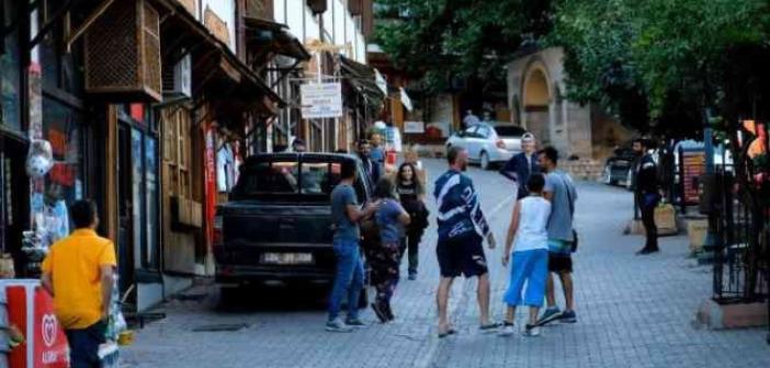 Sakin şehirler ağına dâhil edilen Kemaliye, yaz aylarında ilçe nüfusunun 10 katı ziyaretçi ağırlıyor