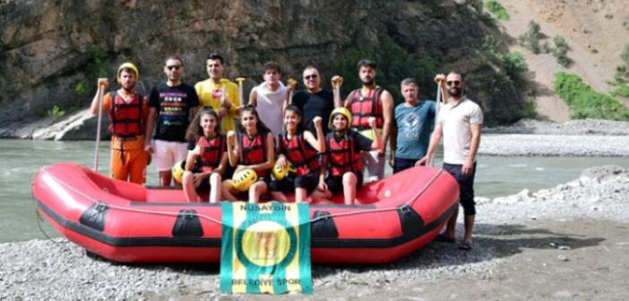 Nusaybin Rafting Takımı Çukurca'da yarışmalara katıldı