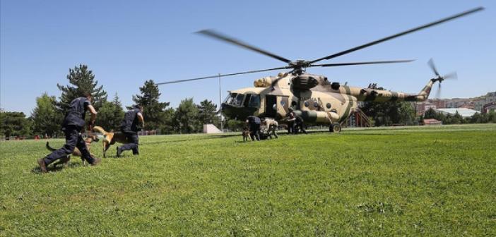 VİDEO- Jandarmanın 'hassas burunları' operasyonlara helikopterli eğitimle hazırlanıyor