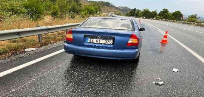 Yağmurdan kayganlaşan yolda üst üste trafik kazaları: 2 yaralı