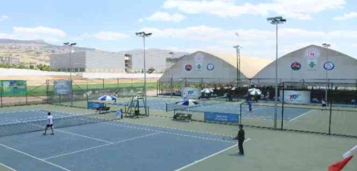 Anadolu Yıldızları Şırnak’ta teniste yarıştı