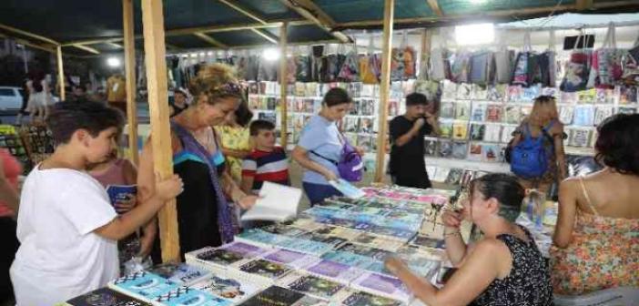 Marmaris’te kitap günleri sürüyor