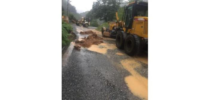 Zonguldak’ta heyelan nedeniyle yol trafiğe kapandı