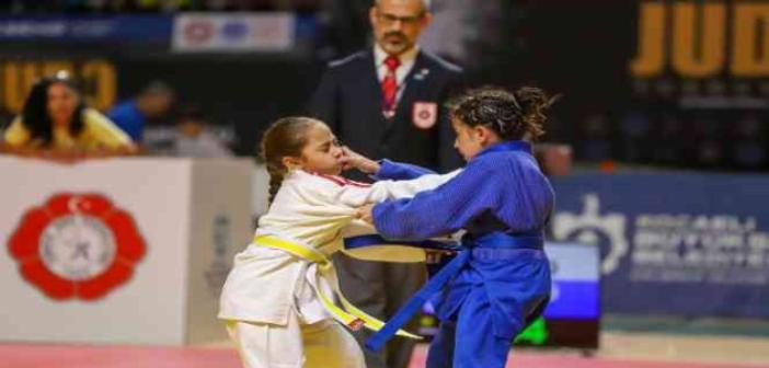 Uluslararası Judo Turnuvası’nda 15 ülkeden bin 162 sporcu ter döküyor