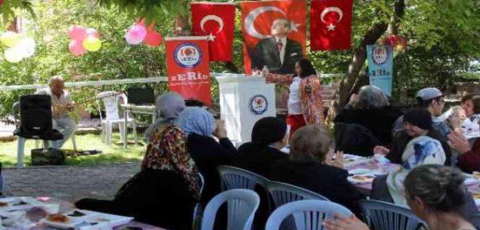 Zihinsel engelli vatandaşlar geleneksel bahar şenliklerinde bir araya geldi