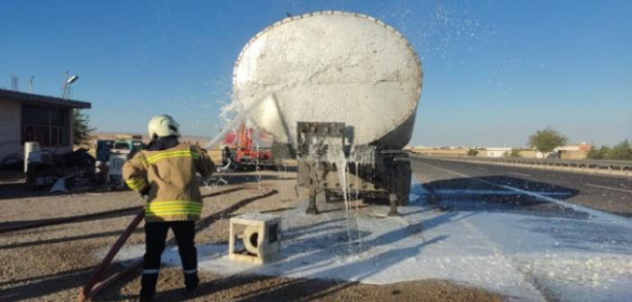 İpek yolunda asfalt yüklü tanker yandı