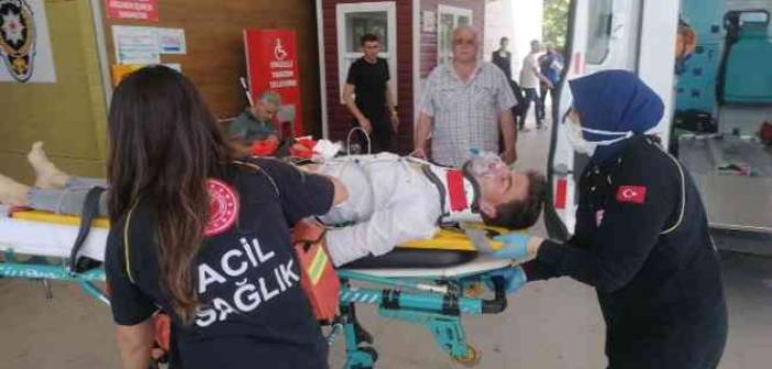 İki motosiklet kafa kafaya çarpıştı: 3 yaralı
