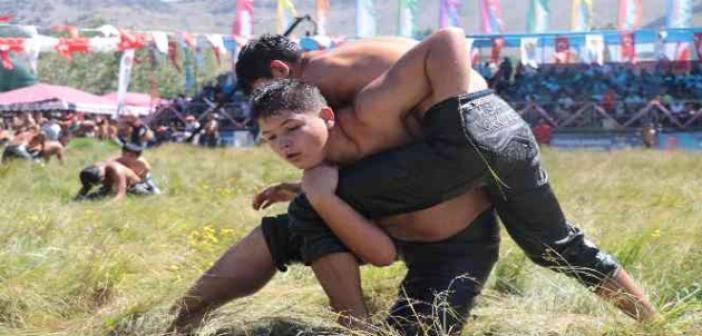 Kırkpınar’ın rövanşı Gökbel Yağlı Güreşleri başladı
