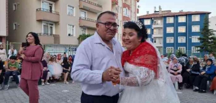 Fedakar baba kızının düğün hayalini gerçekleştirdi