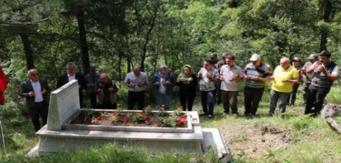 Kaçakçıların vurarak öldürdüğü Orman Muhafaza memuru mezarı başında anıldı