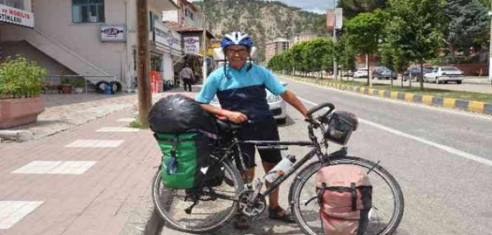 Gürcistan’a gitmek için yola çıkan Alman bisikletçi Kastamonu’ya ulaştı