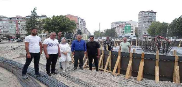 Başkan Işık, 'Meydan projesi Zafer Bayramı’na yetiştirilecek şekilde sürüyor'