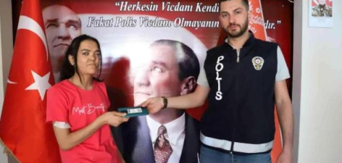 Engelli vatandaşın telefonunu çalan hırsız, polisten kaçamadı