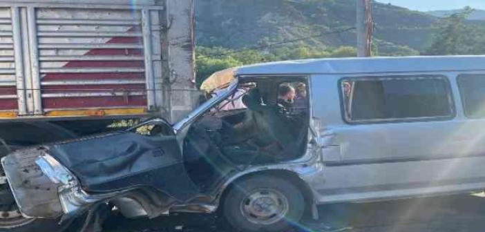 Bilecik’te tarım işçilerini taşıyan minibüs kaza yaptı: 1’i ağır 12 yaralı