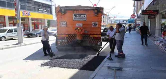 Erzincan’da asfalt onarım, bakım ve yama çalışmaları sürüyor
