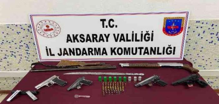 Aksaray’daki restoran baskınında çok sayıda silah ele geçirildi
