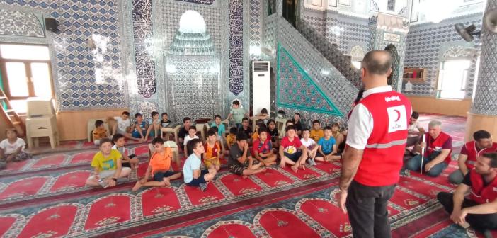 Kızılay'dan Bir İlk: Kuran Kursu öğrencilerine sürpriz hediye